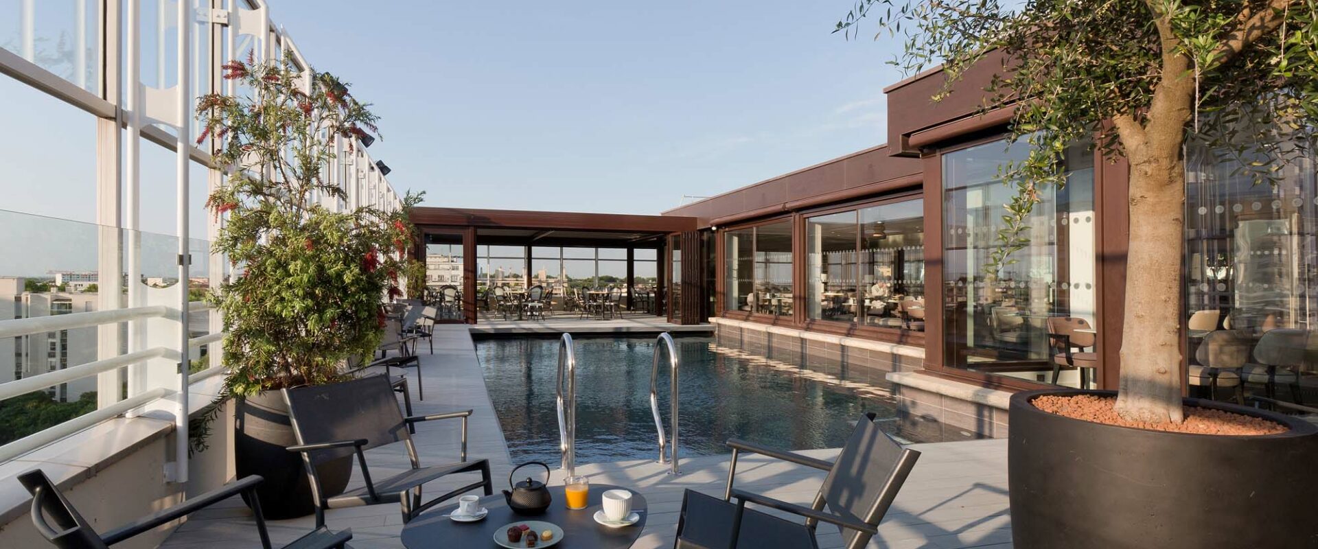 Pullman-la-pleiade-montpellier-centre-piscine-exterieure-rooftop